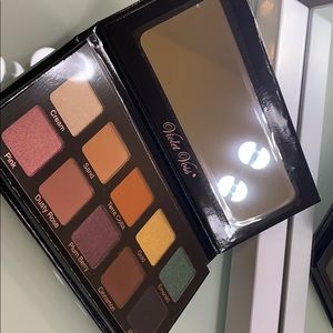 Essentials eyeshadow pallet